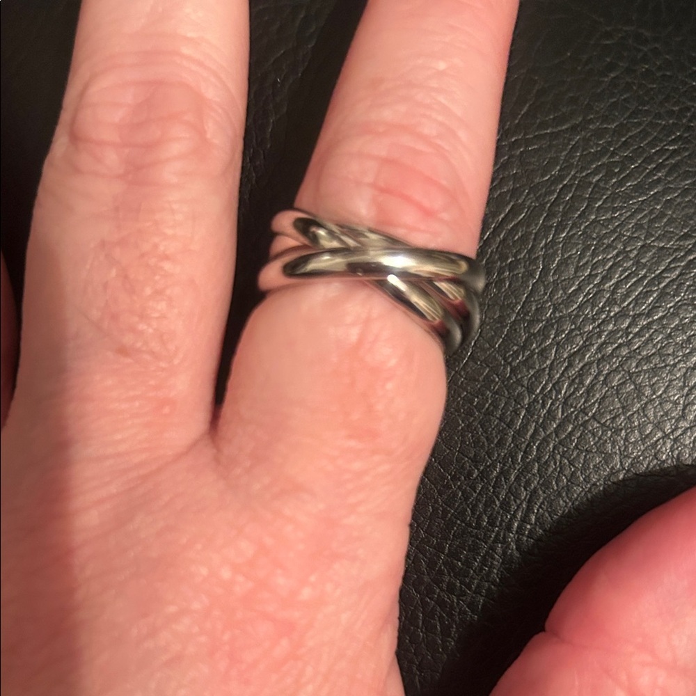 Polished Twisted Band Ring in Silver - Women's Fashion Ring